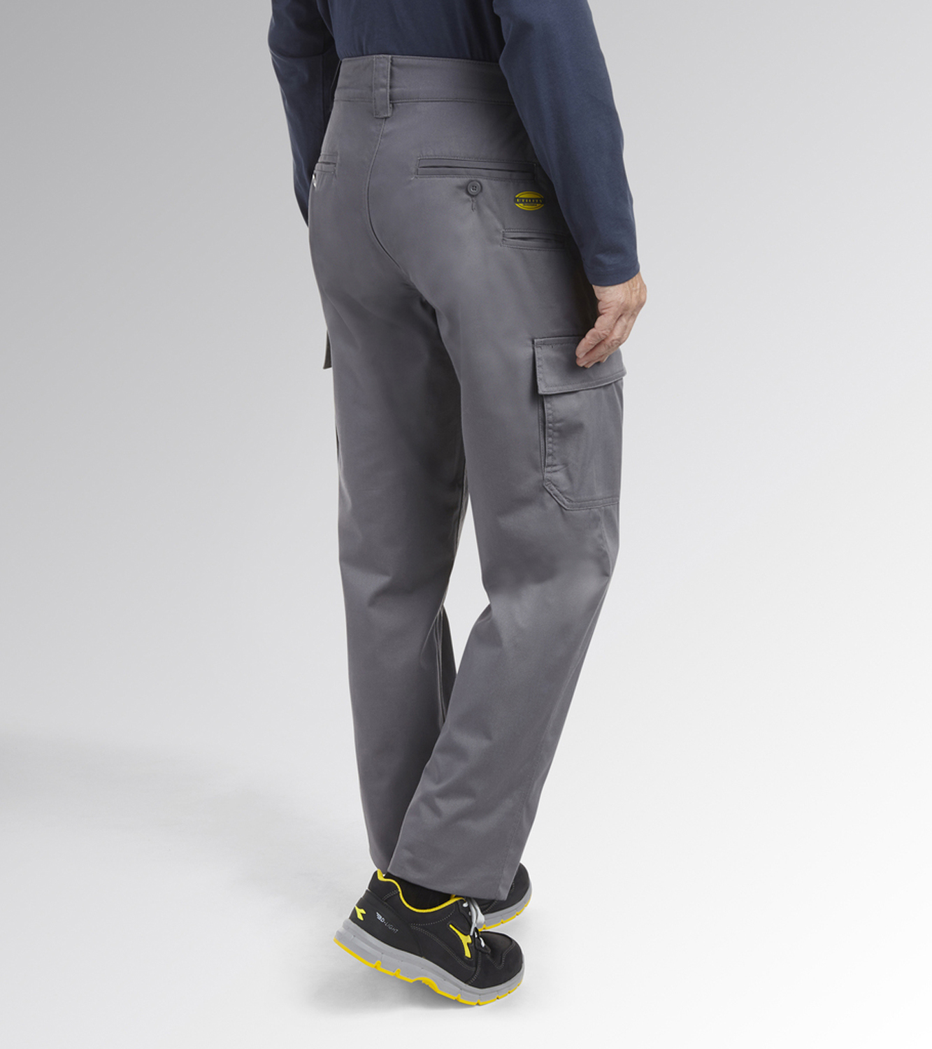 17355010 DIADORA HLAČE LEVEL 2XL SIVE