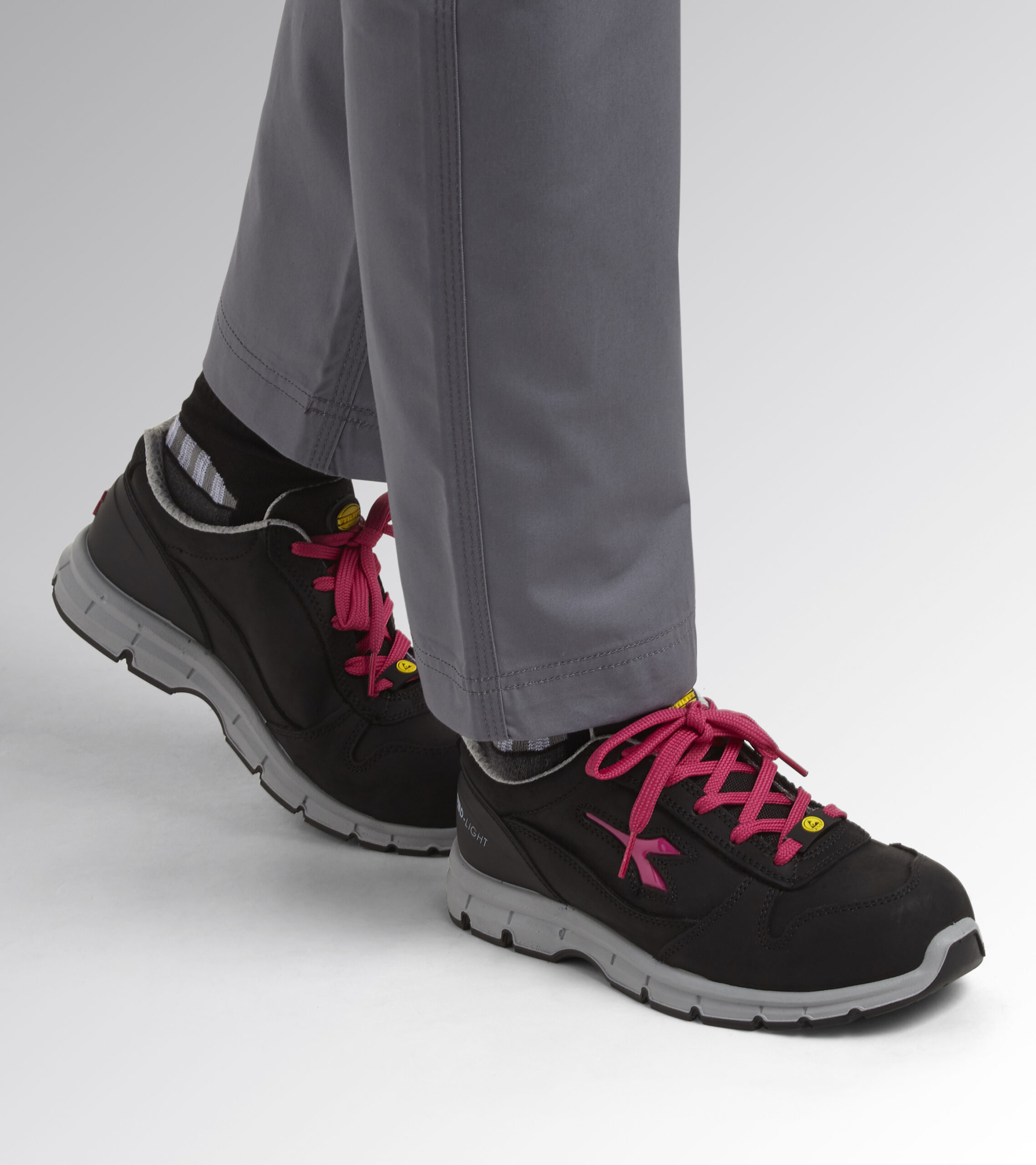 17990242 DIADORA ATHENA S3L FO SR ESD 42 CS